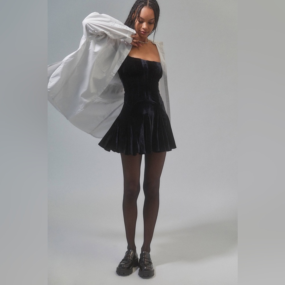 UO Antoinette Velvet Bustier Mini Dress xs